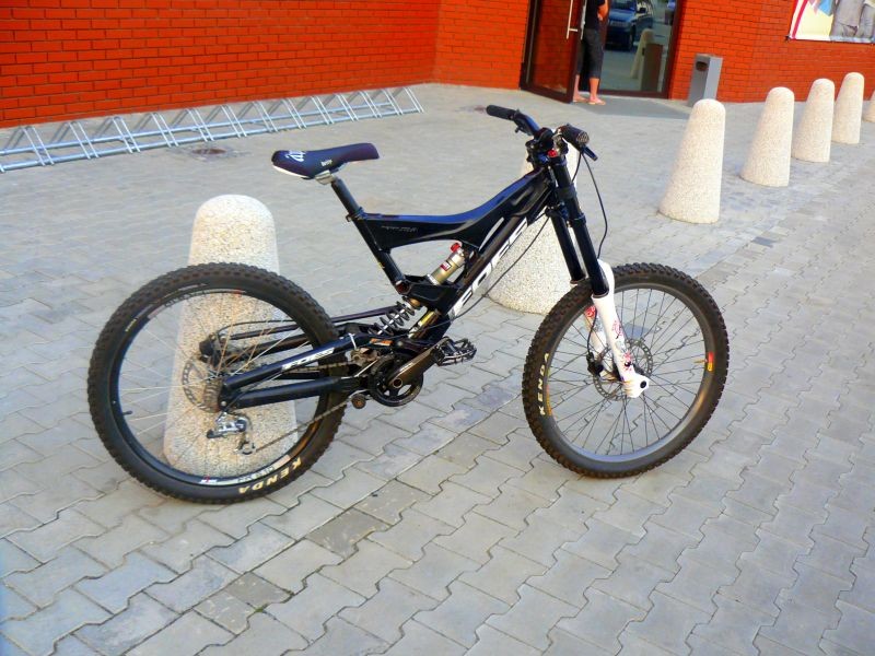 915094010_1.jpg