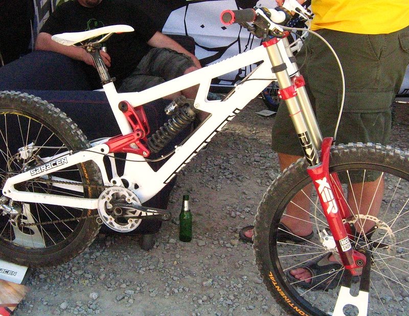 011 saracen dh.jpg