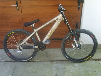 DUNCON PITBULL 06 + MARZOCCHI JUNIOR 06