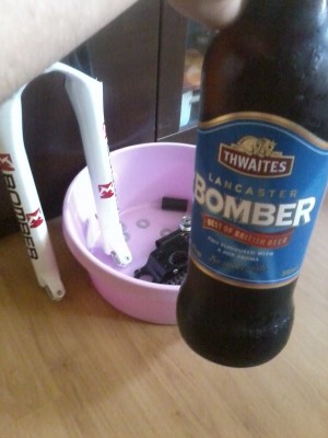Bomber do bombera pasi idealnie :D