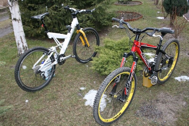 Aktualny Cannondale Super V SL, Headshok Fatty Super Ultra Dl, pe?na grupa xtr, korba XT. Syncross/San Marco itd.<br />Prokop: Shiver SC, Mavic Deemax, Sram x7 itd.